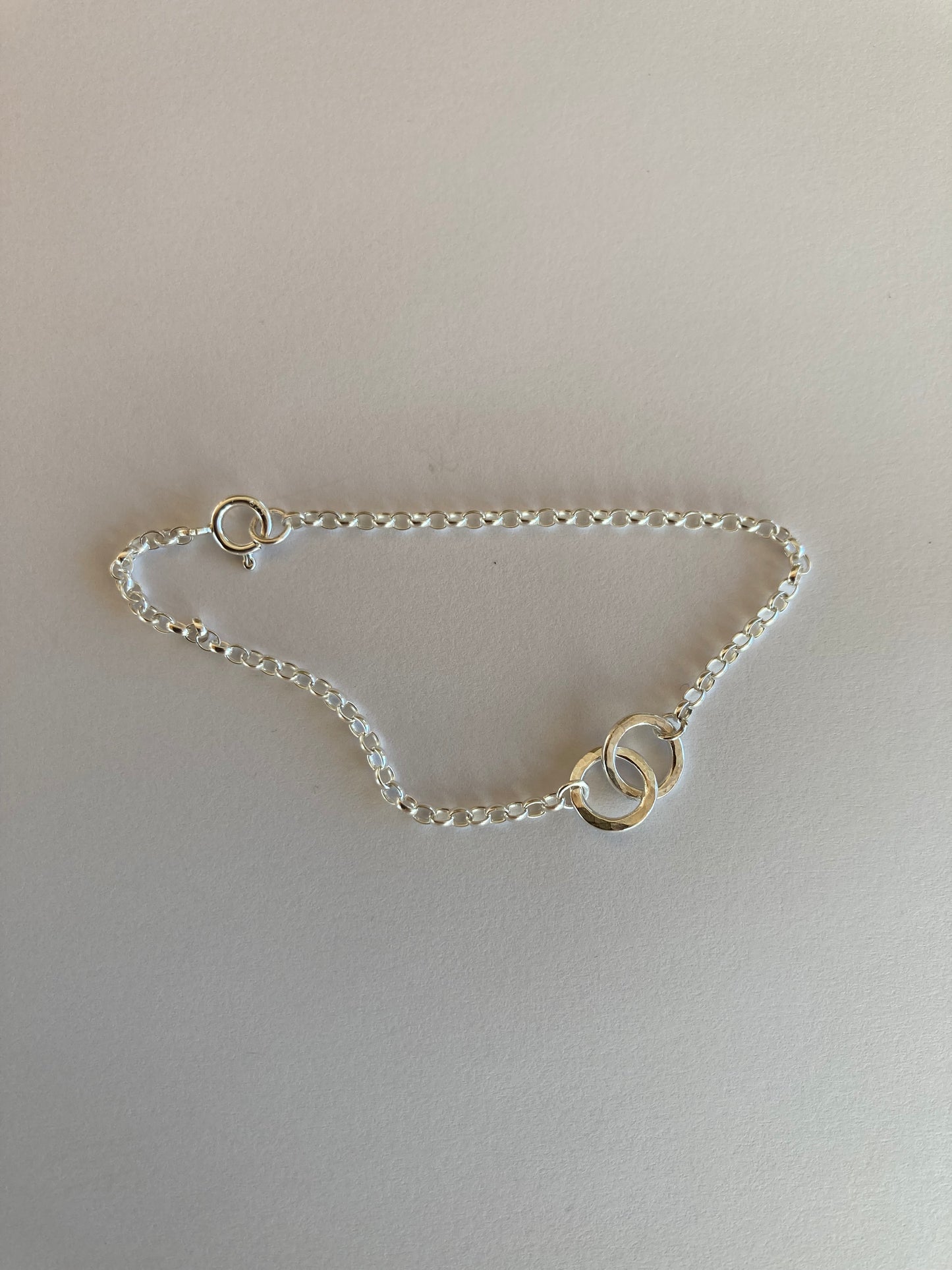 Interlocking O Bracelet