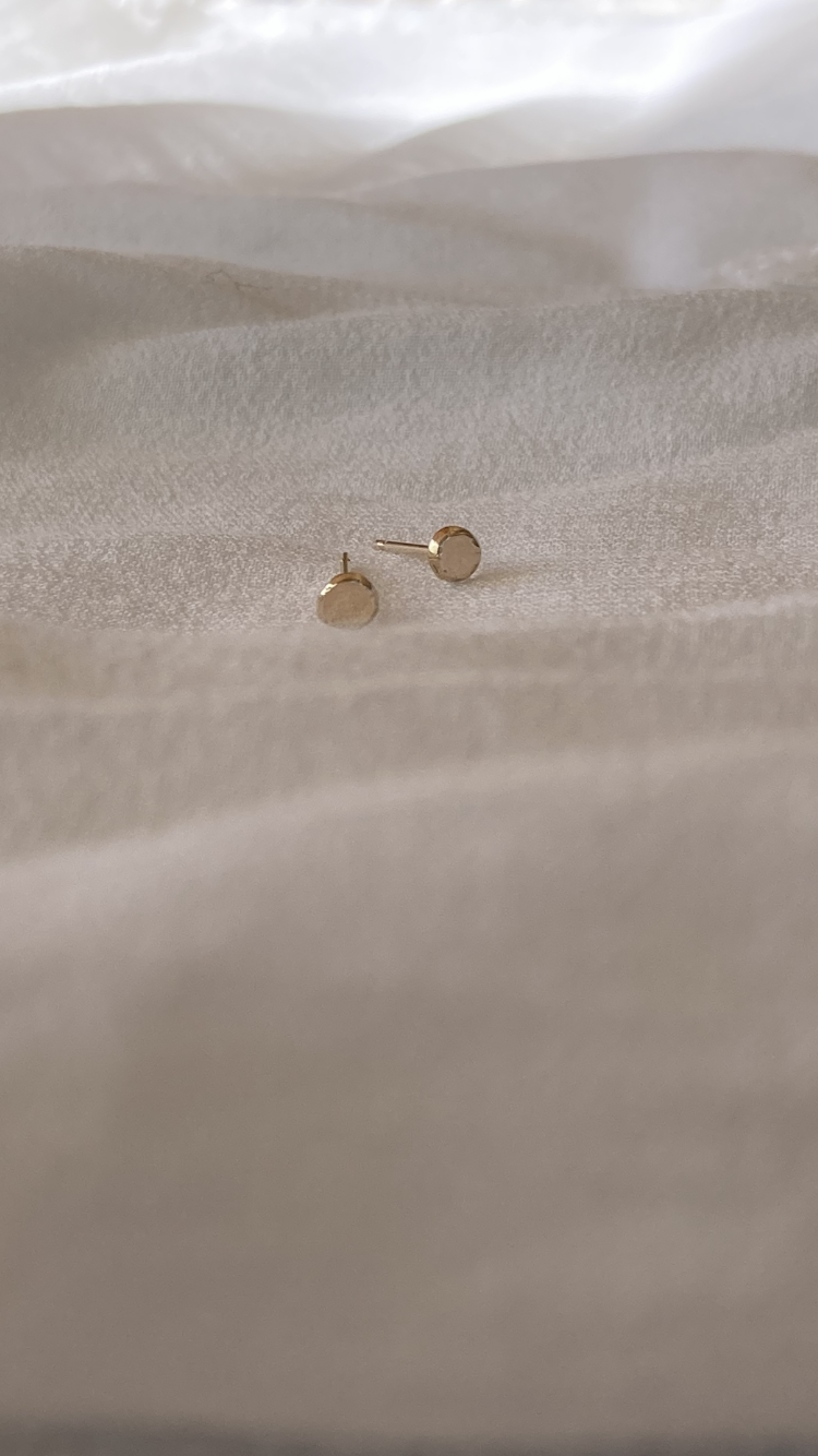 9 Carat Gold Pebble Studs