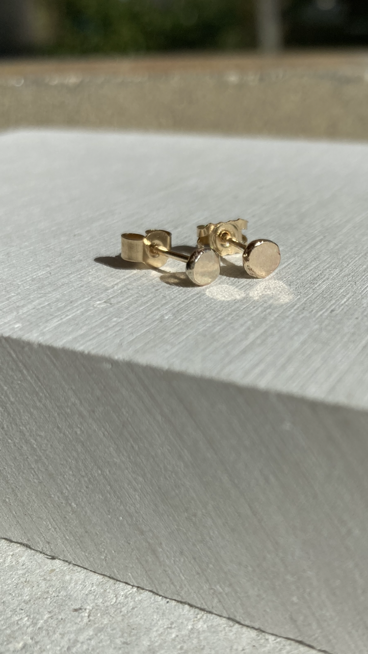 9 Carat Gold Pebble Studs