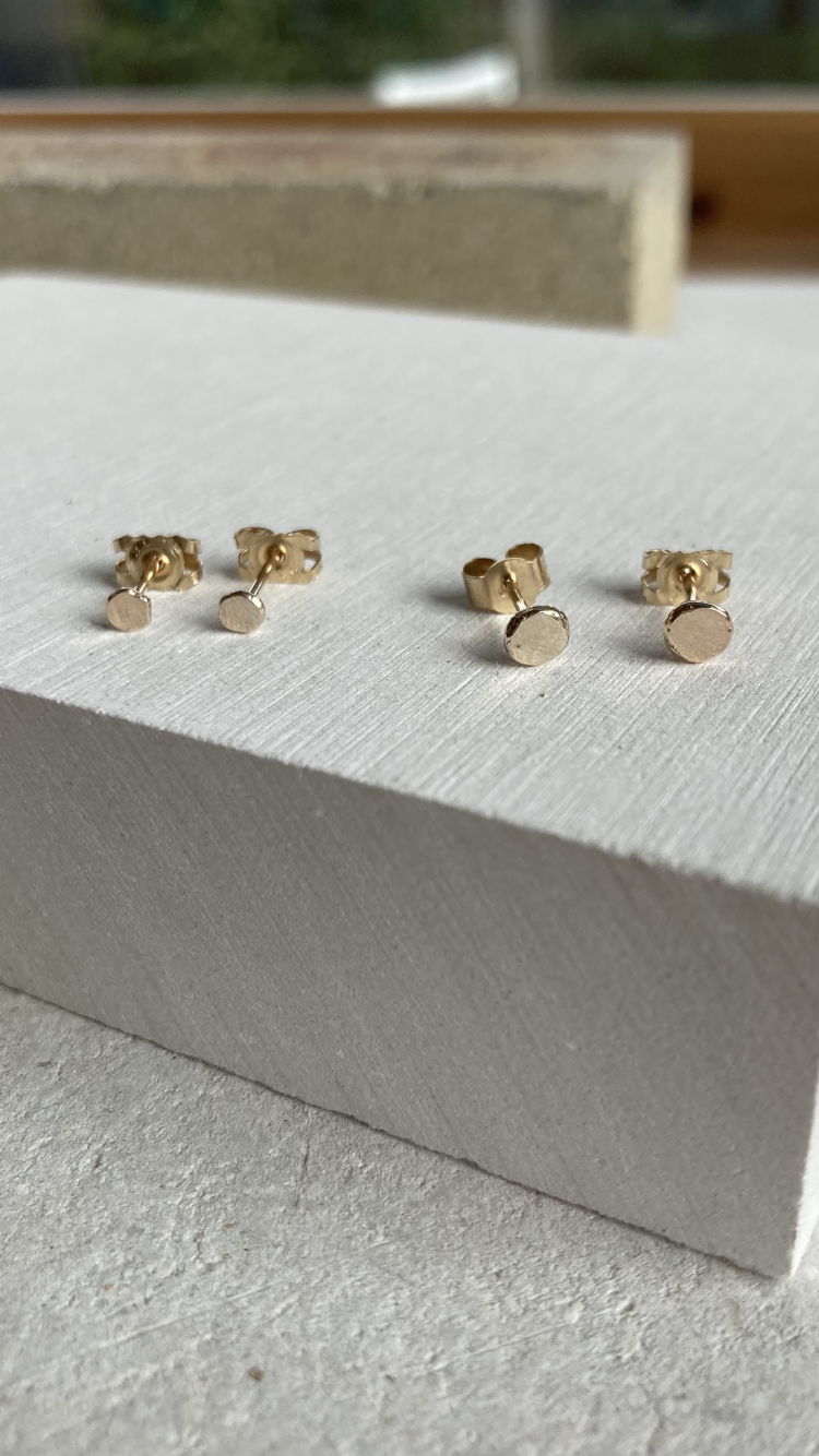 9 Carat Gold Pebble Studs